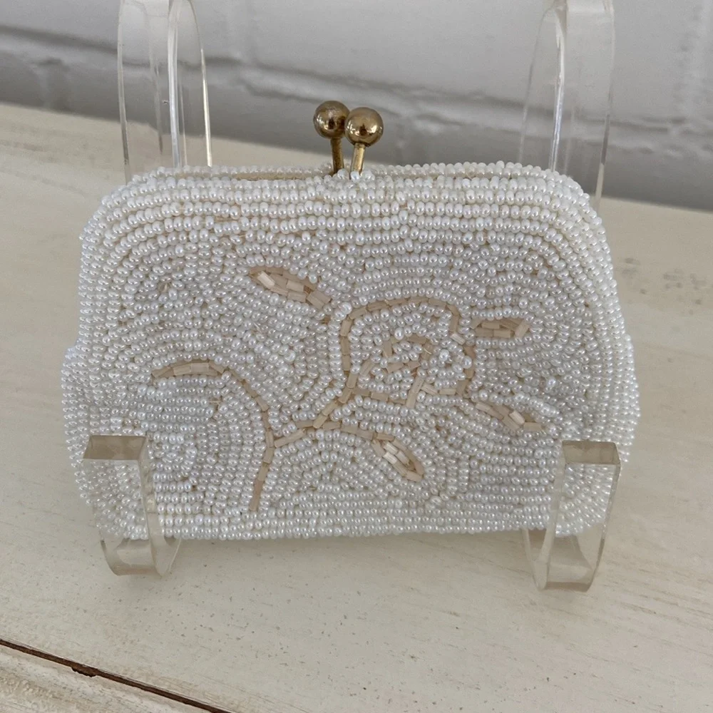 classic vintage white beaded change coin purse